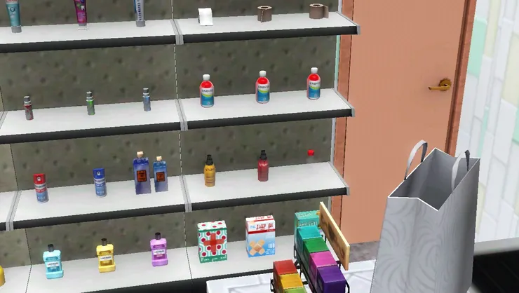 最裏面的貨架放了急救用品，這些一要的話便很趕急，便利店一定會有。