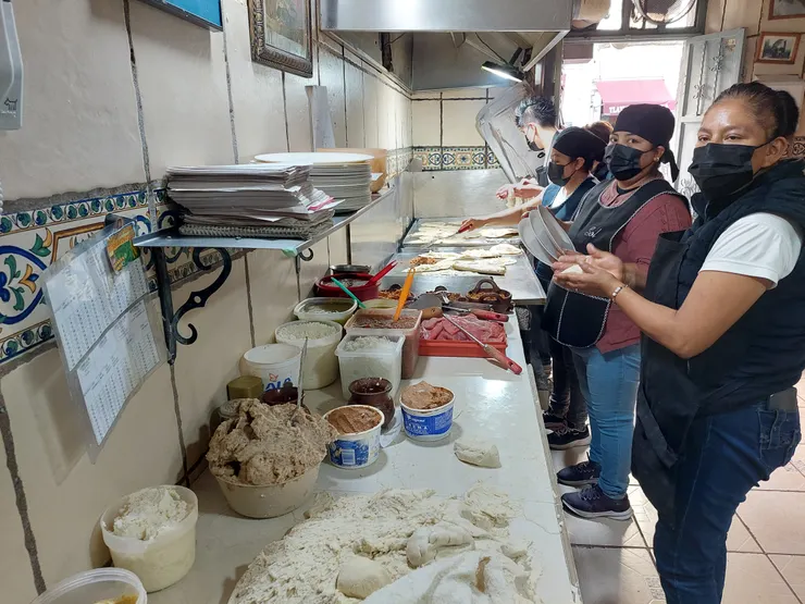 Antojitos mexicanos Esther 即煎熱餅