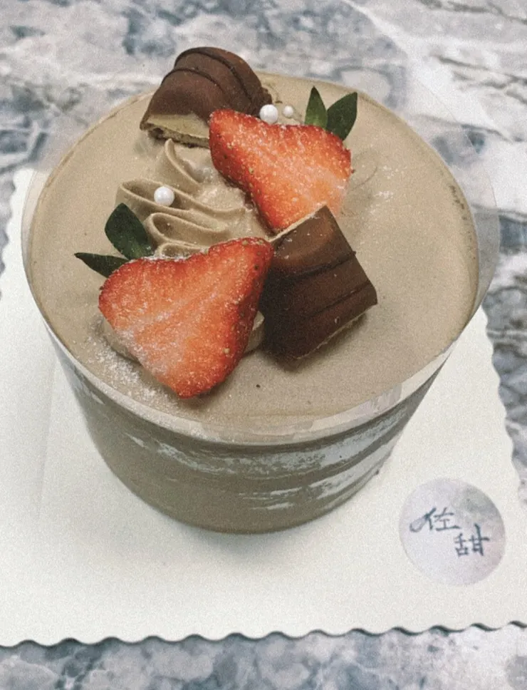 佐甜甜點的客制化蛋糕訂制、提拉米蘇、巴斯克,讓每個節日都獨一無二!