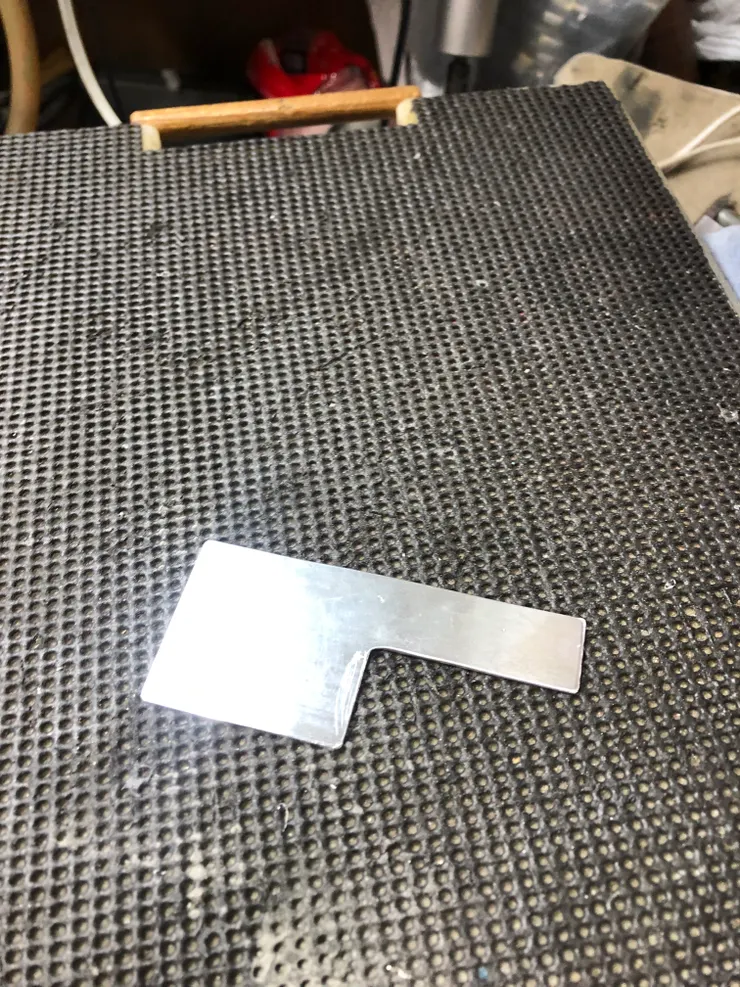 這是切割完的成品,邊角還得磨圓,才會美觀