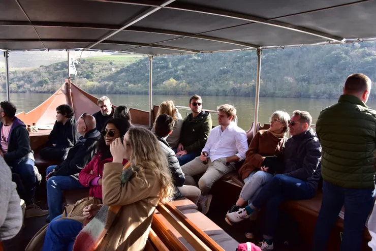 遊船艙外及艙內