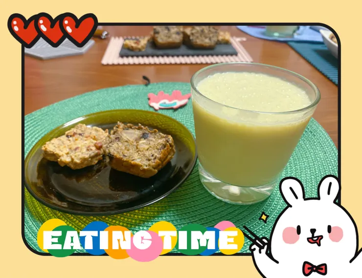 今天的早餐，酪梨牛奶、燕麥餅乾