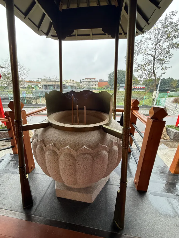 2026/03/10 漂亮的廟的香爐