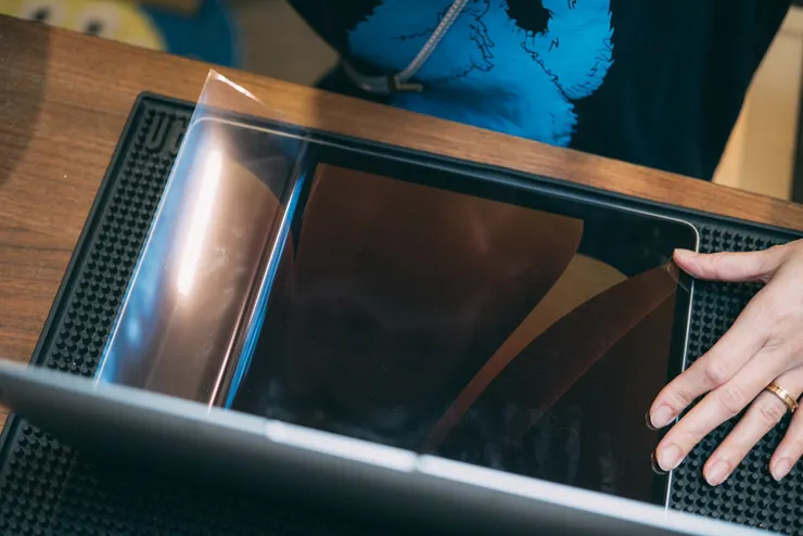 市售包含多種款式防護貼，可依需求選購