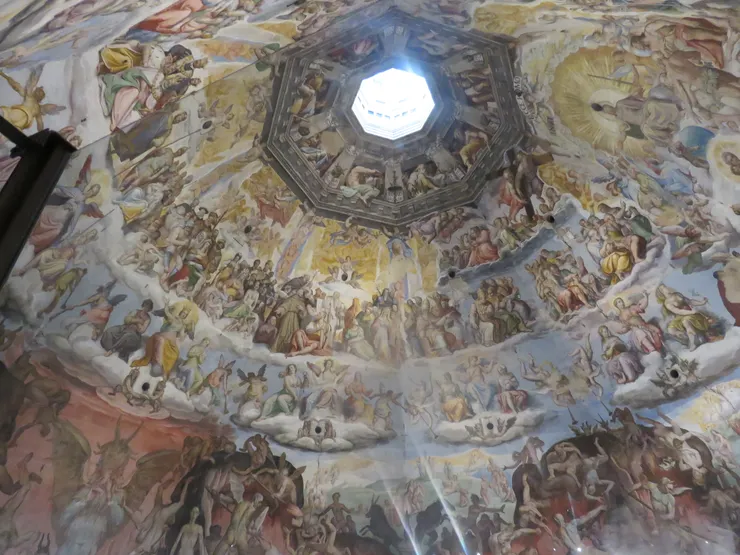 登頂過程可以近距離，看穹頂壁畫「末⽇審判」