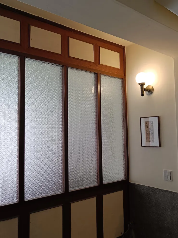 現在已很難見到這樣的玻璃了