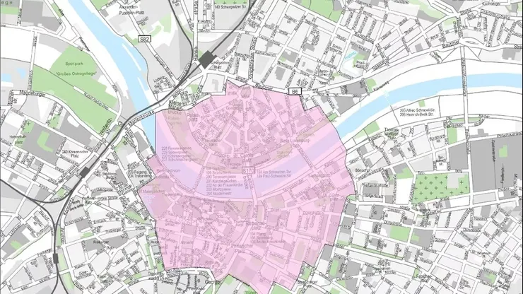 半徑一公里的隔離區，居民、旅客須於今天上午9點離開隔離區，並將關閉所有通往疏散區域的入口和通道