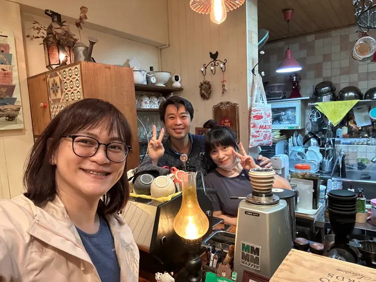 溫馨的「吾人知曉」咖啡館，雖然不在直行路徑上，我還是想為他繞過來