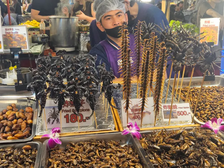 你可以不吃,但是一定要請朋友吃