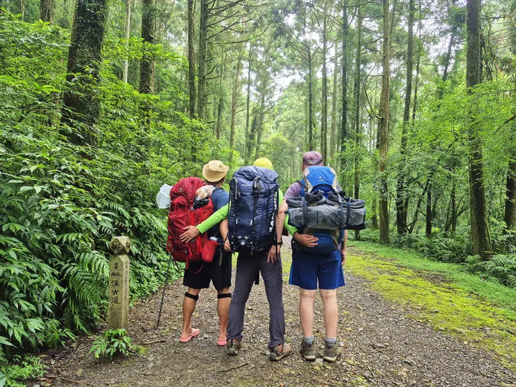 拔營至登山口搭接駁車至柑腳驛站。