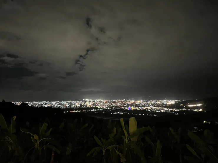 美好的夜景,一同攜手的你。