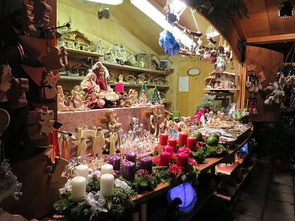 手工製作的天使與蠟燭