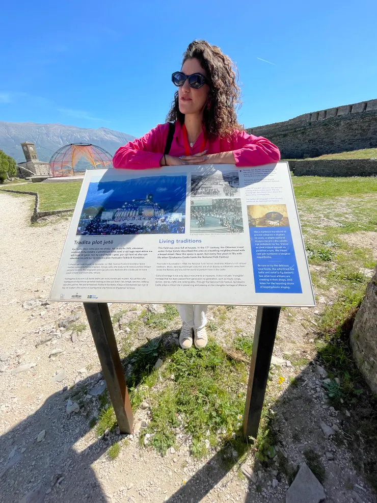 當天導覽我們的領隊 ( 我們小TOUR 就2人 )