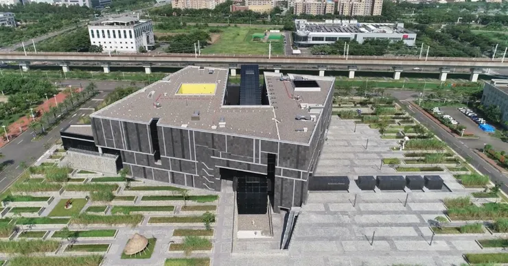 本文所論及「建築」一詞，皆為已被建造、使用的建築