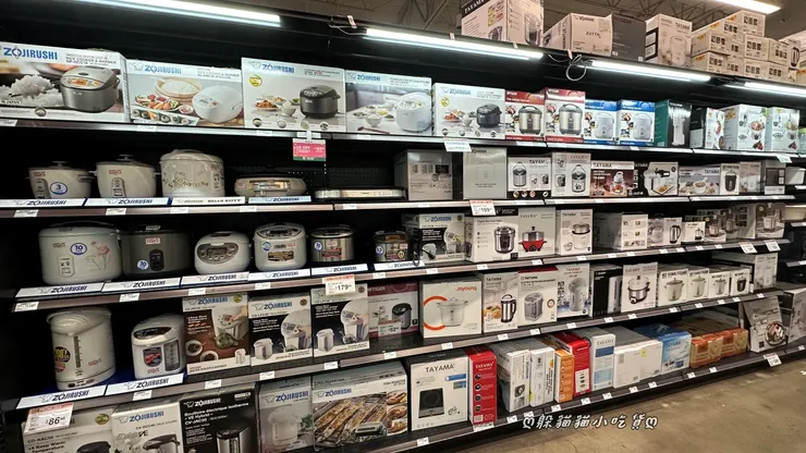 電鍋種類雖然不多，在異鄉總是有比沒有好~