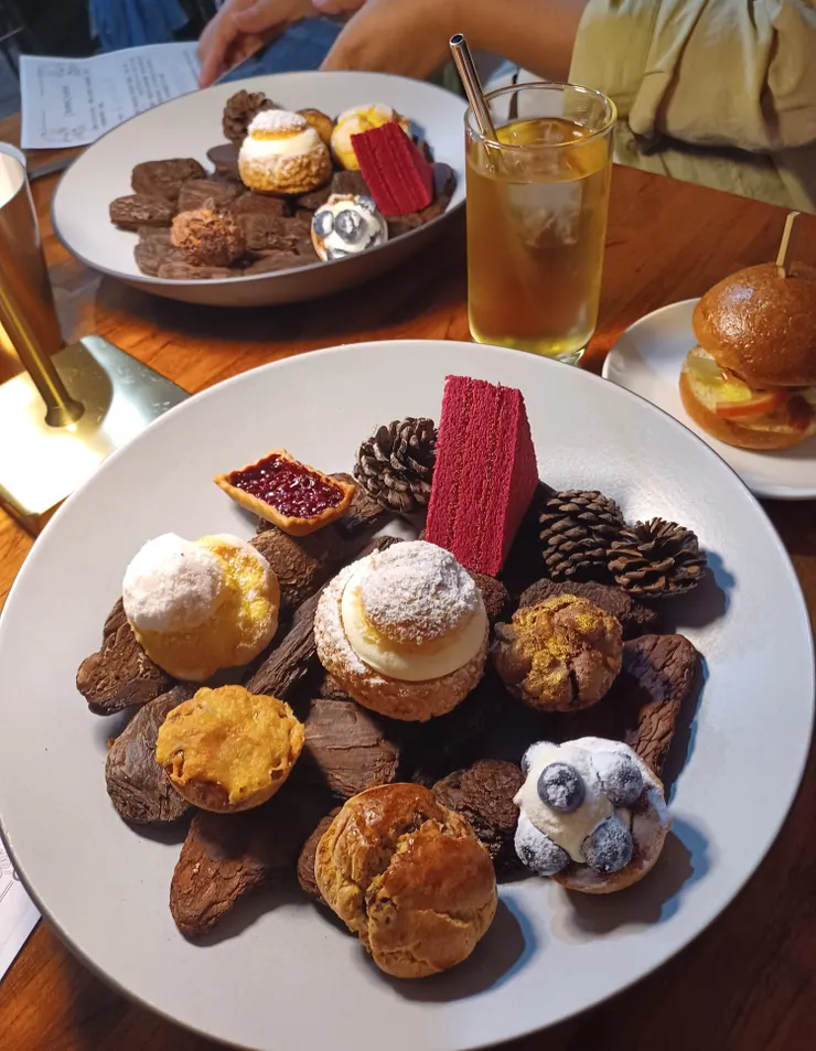 點心盤超豐盛的！