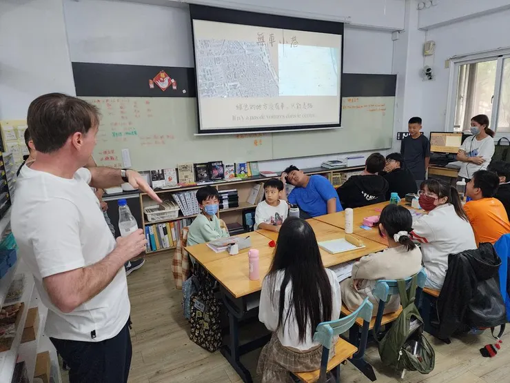 上華國高中部:結合蒙特梭利理念的高品質自學環境,探索自由、實踐農場活動與微觀經濟的理想校園 台南實驗國高中