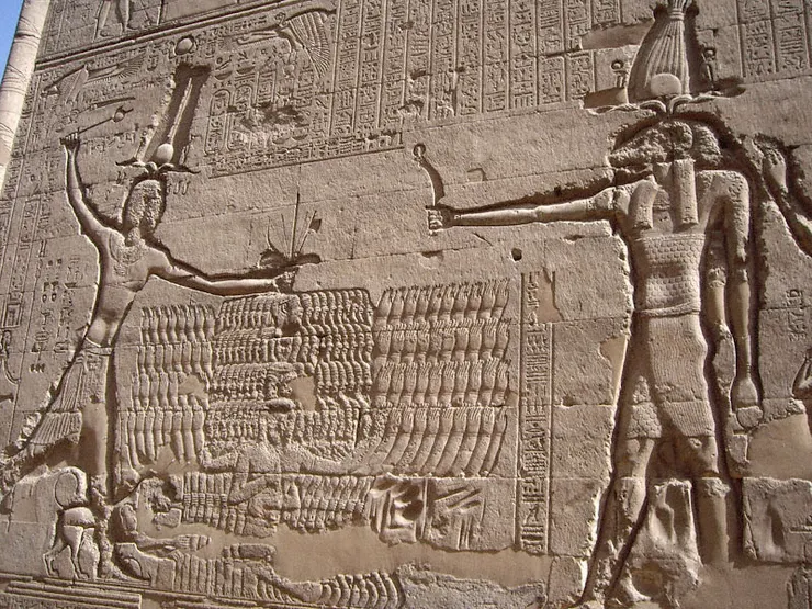 恩斯納的庫努姆神廟裡刻畫庫努姆的壁畫