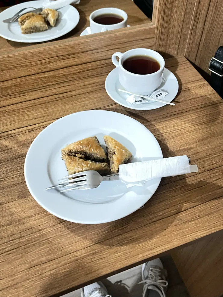 飯店半夜送Baklava祝我生日快樂，ＱＱ