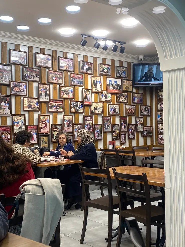 真的是座無虛席，只是剛好拍照的時候服務生整理完桌子