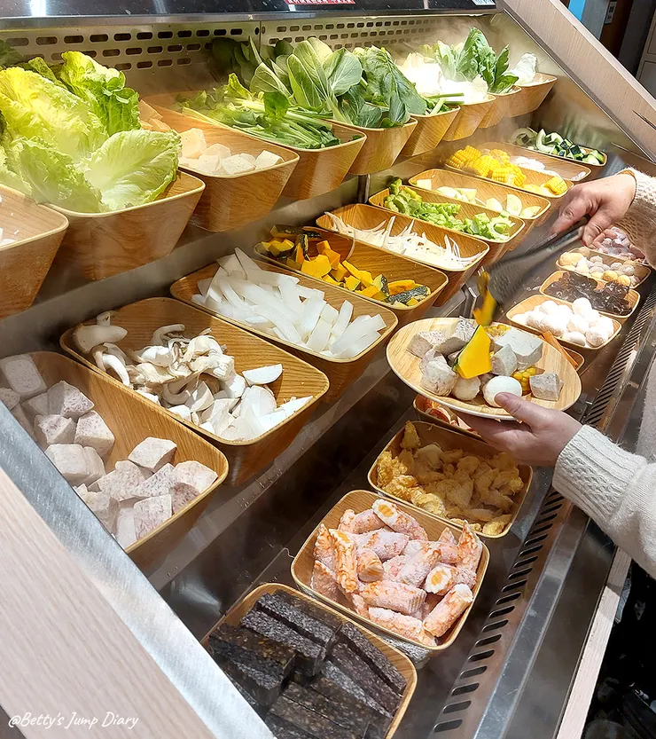 ▲荖子鍋PLUS家樂福平鎮店美食街內/ 圖片來源:Betty's Jump Diary