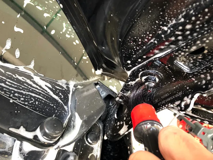 台南汽車美容鍍膜推薦【岫舫車體美研】是我遇過最細節的手工洗車