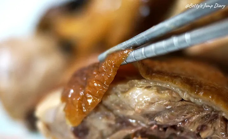 ▲元榆「煙燻甘蔗雞」與「招牌鹽水雞」/圖片來源：Betty's Jump Diary