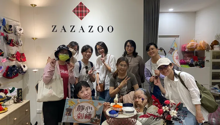 大夥兒在Zazazoo新門市中做了一個有趣的小體驗DIY，真的Zazazoo的熱情款待！