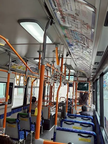 前門下車在司機旁嗶卡下車