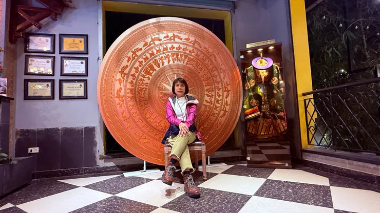 展示越南封建王朝妃子的皇家服裝