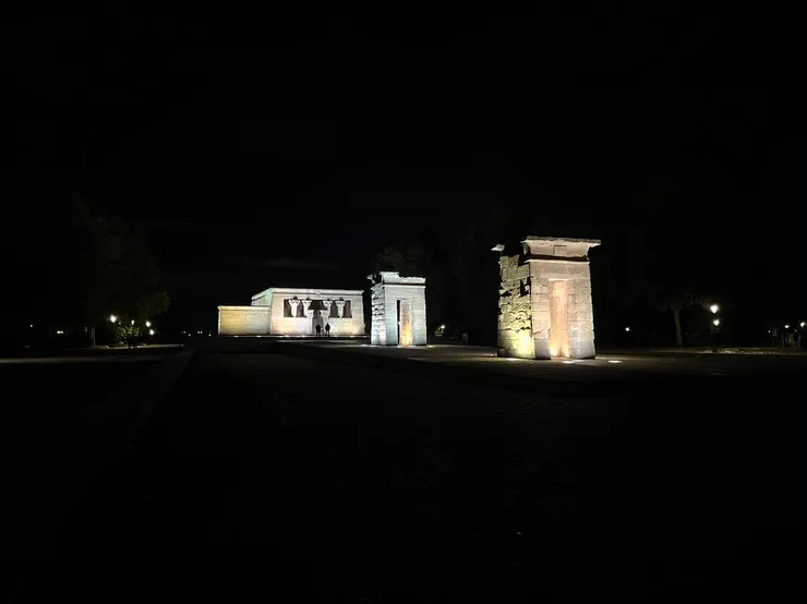 No description available.