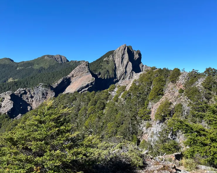 素密達山和穆特勒布山