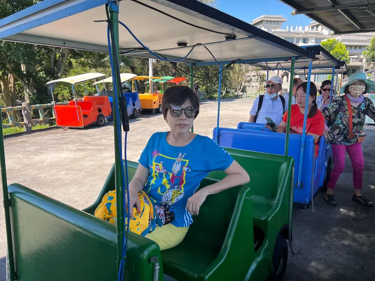 搭遊園車
