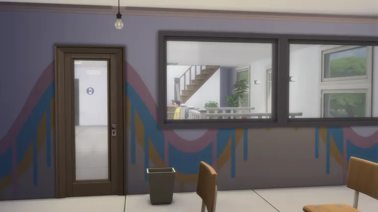 音樂室最接近樓梯的原因是音樂室本來已經很吵，這樣便不怕樓梯有人上落的聲音干擾上課了。