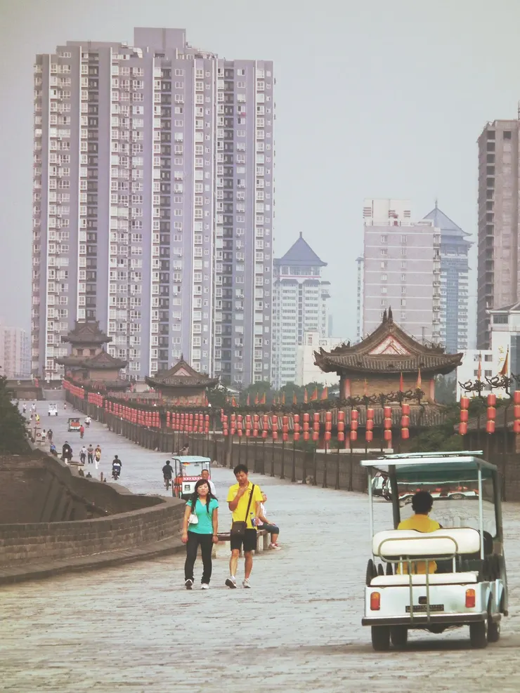 寬到可以行車的城牆