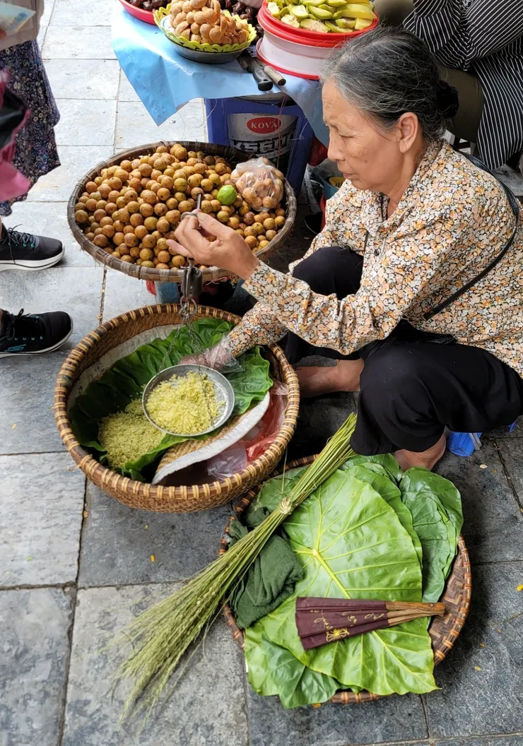 河內老城區 販賣綠米的老婦人