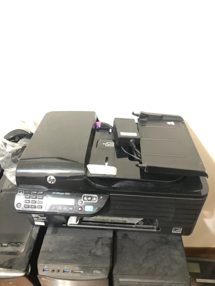 整理乾淨的老印表機，看起來漂漂亮亮的！