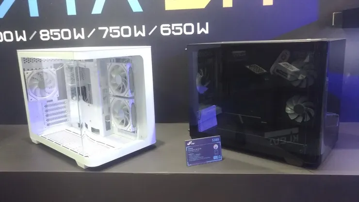 這次推出的全新海景套房機殼S380，也分成白黑兩色任君選擇 想組全白海景房的鄉親千萬別錯過了