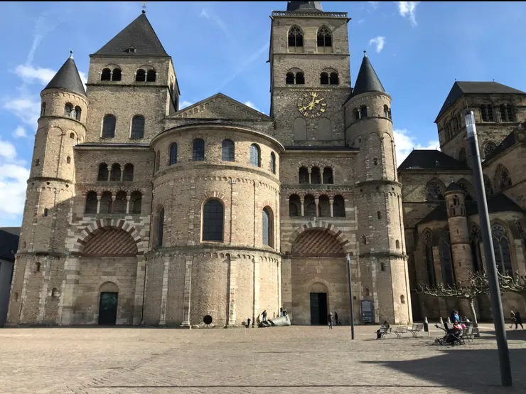 某一個地方的教堂😂