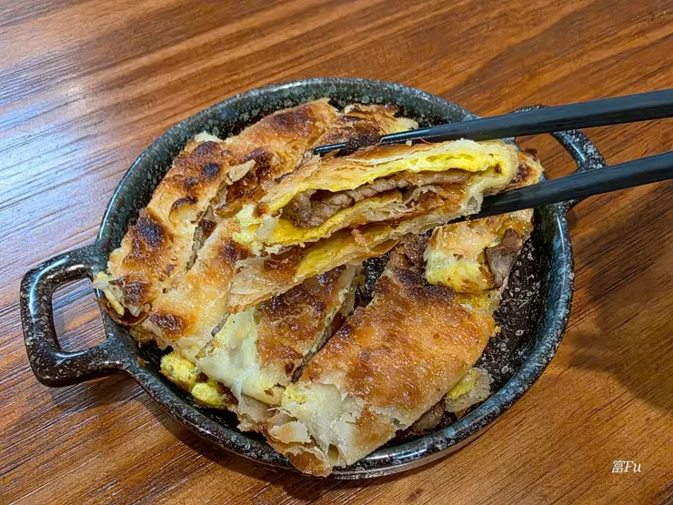 燒肉醃製風味佳，口味根據個人喜好做選擇即可，餅皮夠強什麼都好吃~