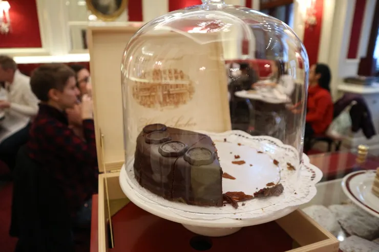 人氣必點薩赫蛋糕