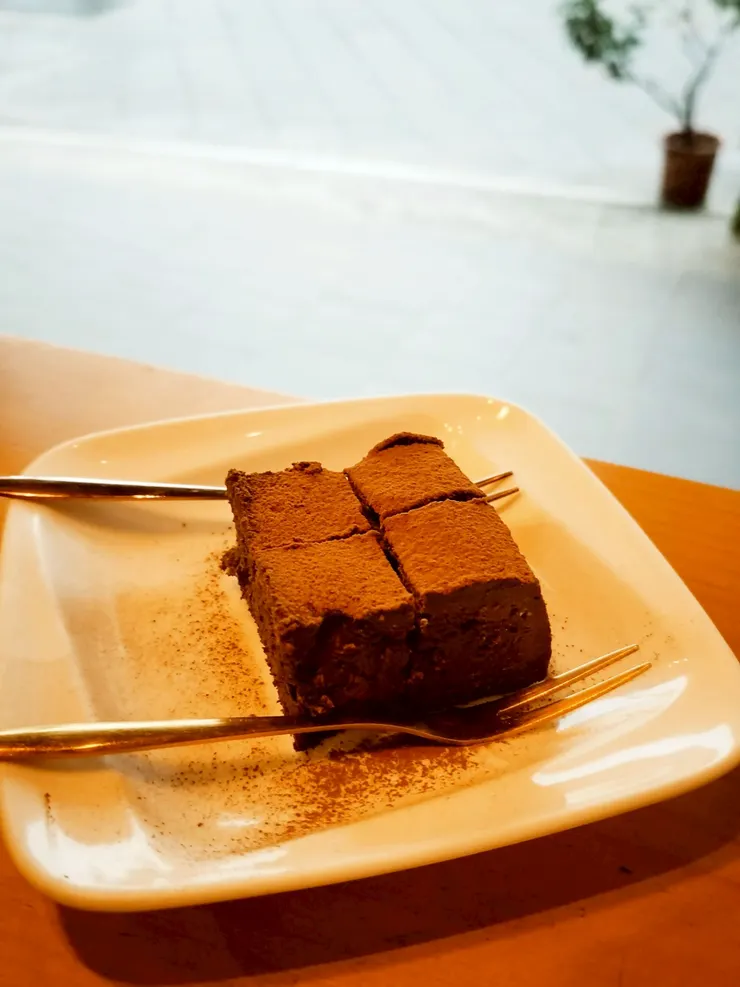 巧克力布朗尼 $200