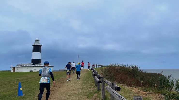 能取岬燈塔附近的賽道是土路。