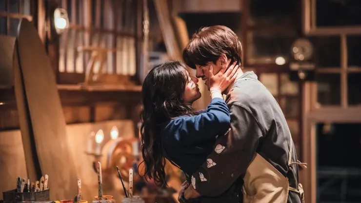 《愛在大都會》是由金智媛、池昌旭主演