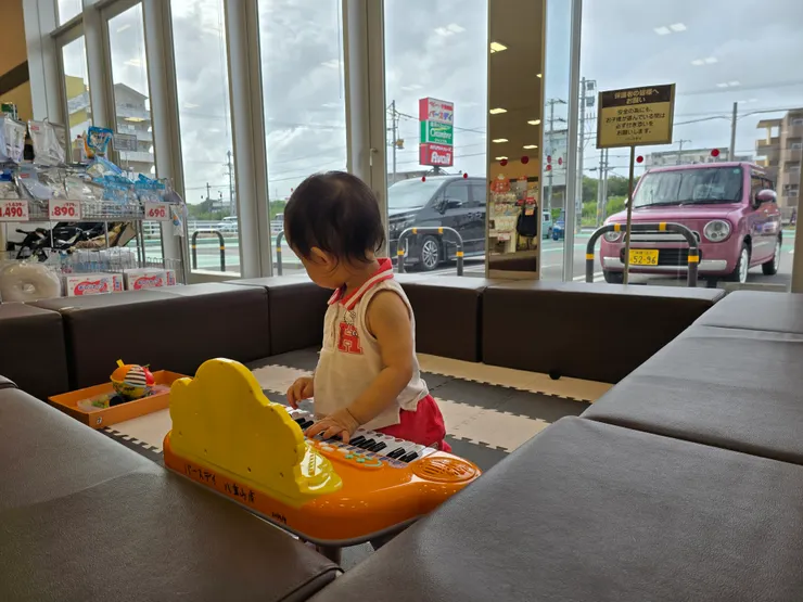 Birthday的遊戲區，能夠讓爸媽好好逛街