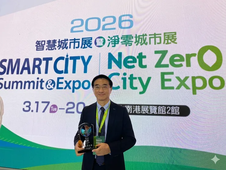 觀光處長余明勲表示，「花蓮旅遊AI小助理」榮獲智慧觀光獎，是對縣府長期推動智慧觀光的重要肯定。透過AI技術導入旅遊服務，不僅提供旅客更即時、精準且多語言的資訊，也讓旅遊體驗更加便利與安全。