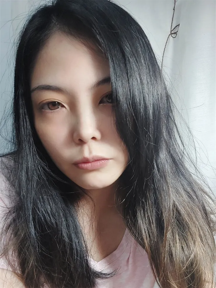 美髮 | 頭髮分岔、乾燥困擾瞬間消失！一梳到底的毛躁護髮推薦