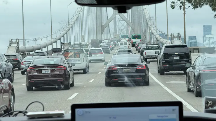 從飯店往九曲花像經過舊金山-奧克蘭大橋