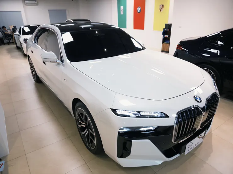 BMW G70 740i M-Sport韓規外匯車