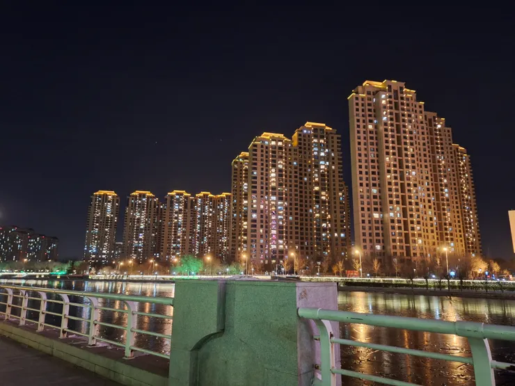天津之眼旁的住宅大樓